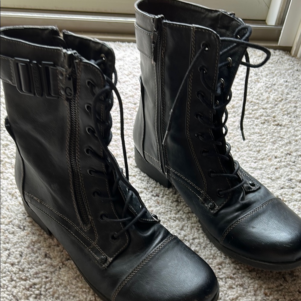 Black Lace-Up Women's Boots